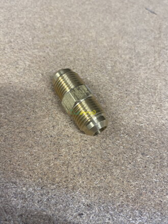 Mosadzná spojka 3/8 SAE x 3/8 SAE